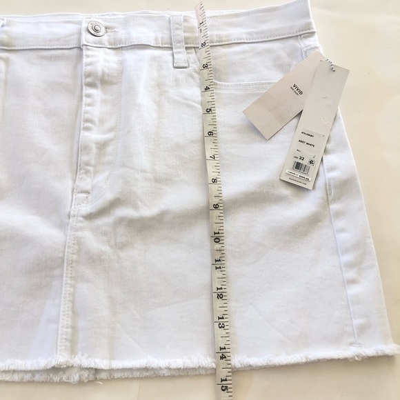 Hudson Jeans Vivid White Frayed Hem Denim Mini Skirt Size 32/XL - Picture 10 of 11
